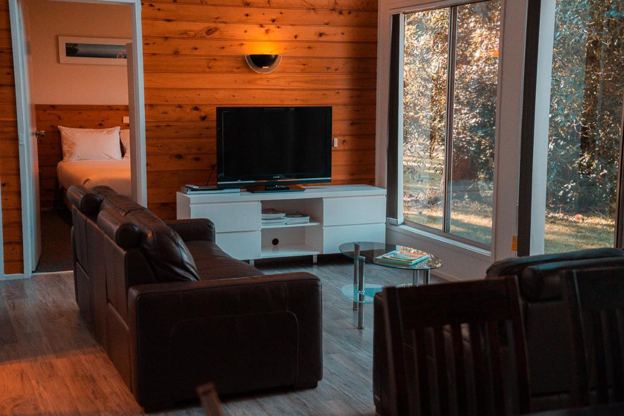 Waterfront Retreat At Wattle Point Villa Forge Creek Exterior photo